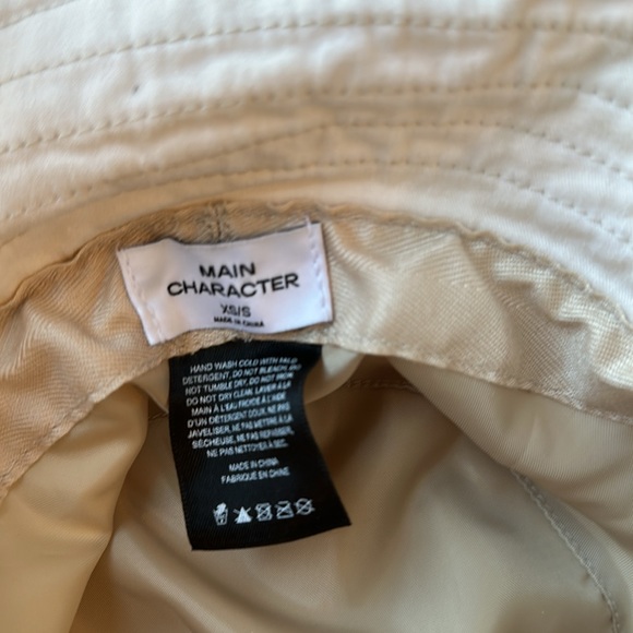 Aritzia Main Character Bucket Hat - Picture 3 of 3